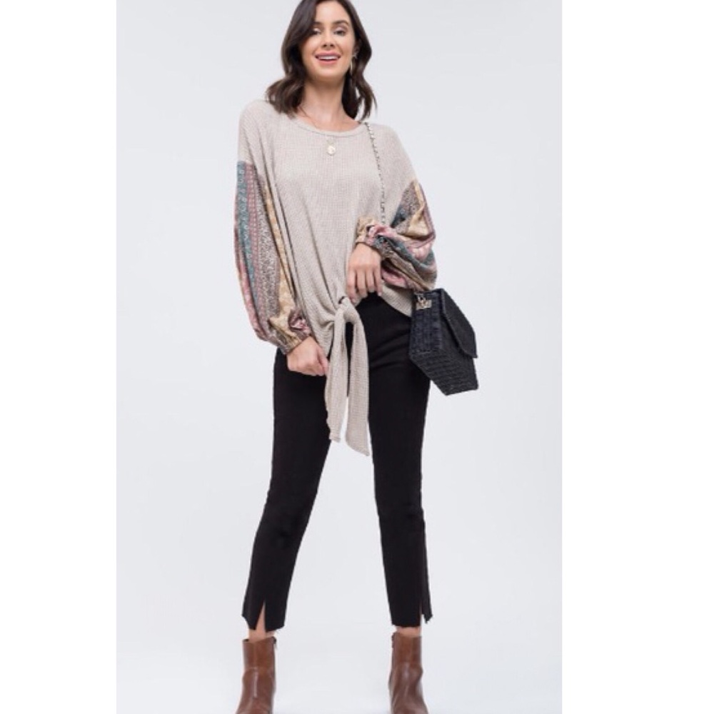 $ FIRM🌷Oatmeal Front Tie Contrast Sleeve Top